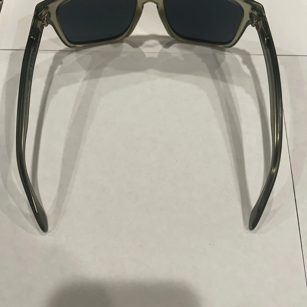 OO2048-05 Oakley Holbrook LX Green Sunglasses - Picture 2 of 5